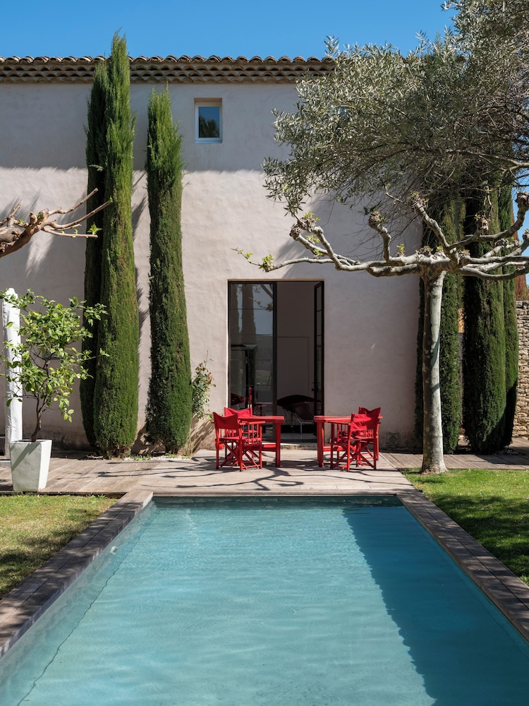 Private pool