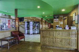 thumbnail: Restaurant