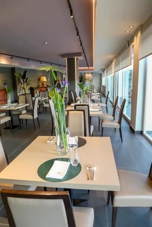 thumbnail: Restaurant