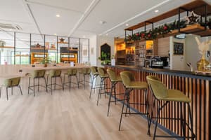 thumbnail: Restaurant
