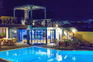 thumbnail: Poolside bar