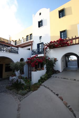 thumbnail: Courtyard