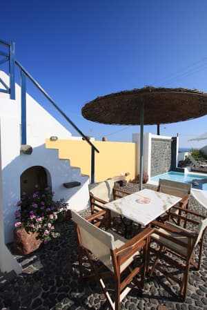 thumbnail: Outdoor dining