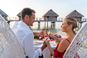 thumbnail: Couples dining