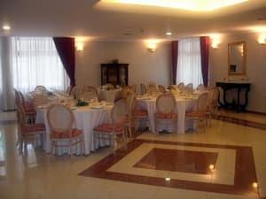 thumbnail: Banquet hall