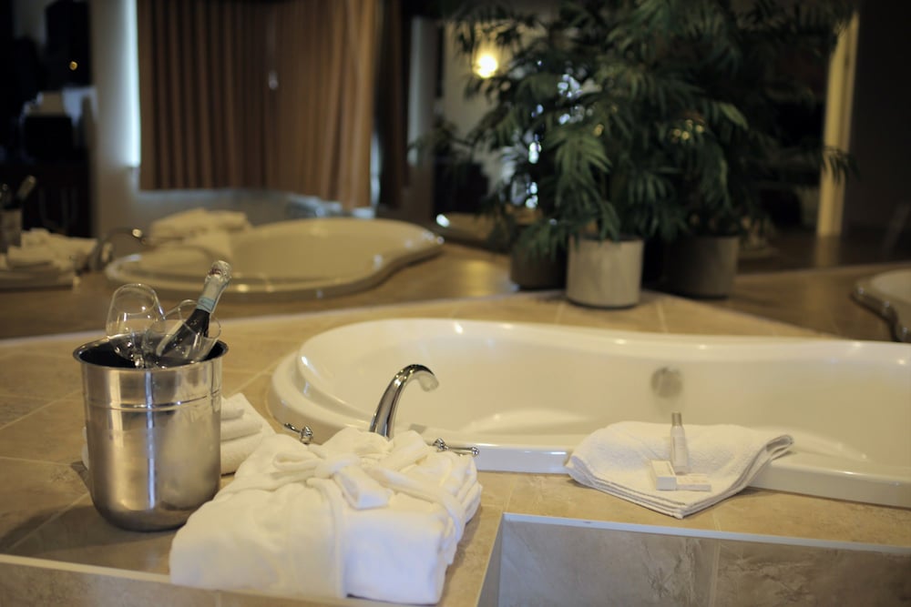 Jetted tub