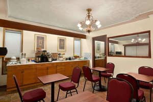 thumbnail: Restaurant