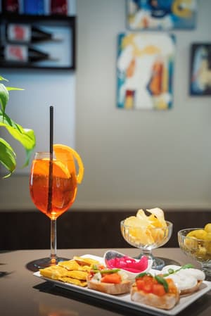 thumbnail: Bar (on property)