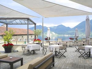 thumbnail: Outdoor dining