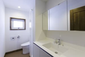 thumbnail: Bathroom amenities