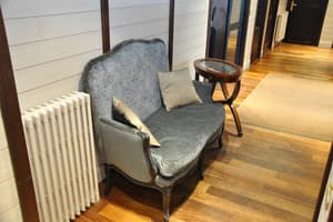 thumbnail: Lobby sitting area