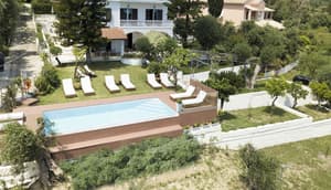 thumbnail: Front of property