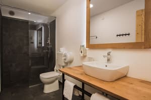 thumbnail: Bathroom shower