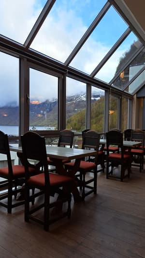 thumbnail: Restaurant