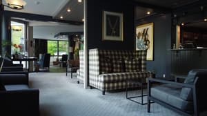thumbnail: Lobby lounge