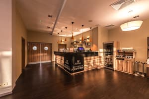 thumbnail: Bar (on property)