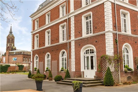 On-Site,Outdoor/Exterior,Exterior View of Building