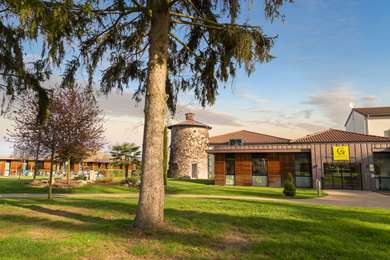 On-Site,Outdoor/Exterior,Exterior View of Building