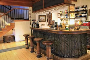 thumbnail: Bar (on property)
