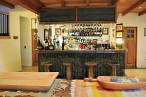 thumbnail: Bar (on property)