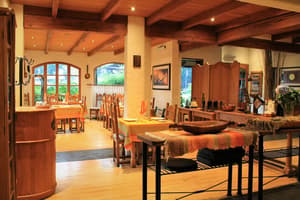 thumbnail: Family dining