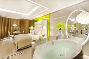 thumbnail: Deep soaking bathtub