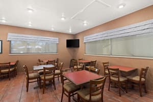 thumbnail: Breakfast area