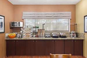 thumbnail: Breakfast area