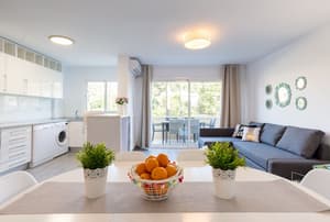 thumbnail: In-room dining