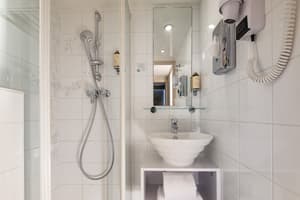 thumbnail: Bathroom shower