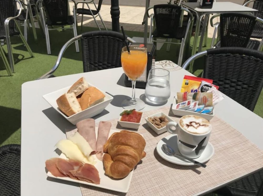 Breakfast meal