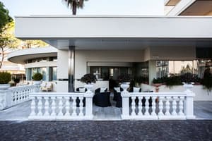 thumbnail: Front of property