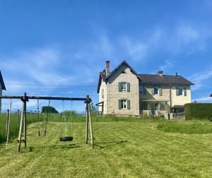 thumbnail: Exterior
