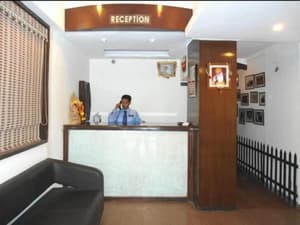 thumbnail: Interior entrance
