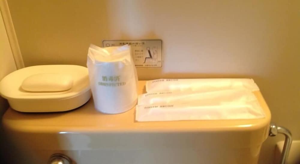 Bathroom amenities