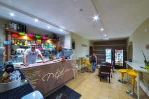 thumbnail: Bar (on property)
