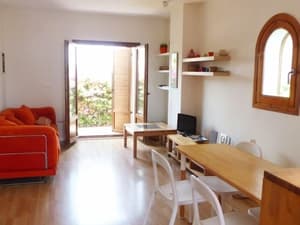 thumbnail: In-room dining