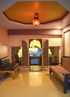 thumbnail: Lobby sitting area