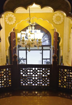 thumbnail: Interior entrance
