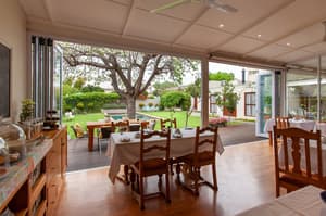 thumbnail: Breakfast area