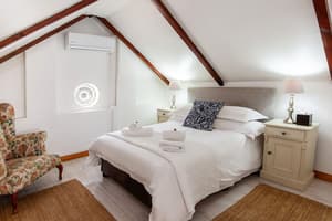 thumbnail: Interior