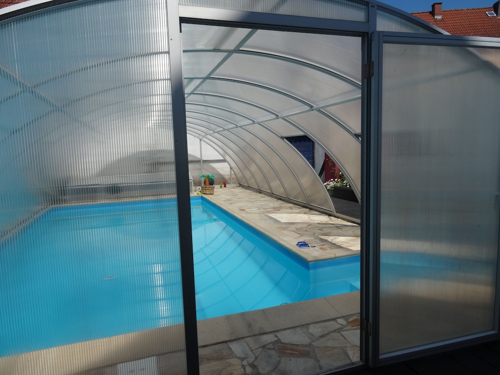 Private pool
