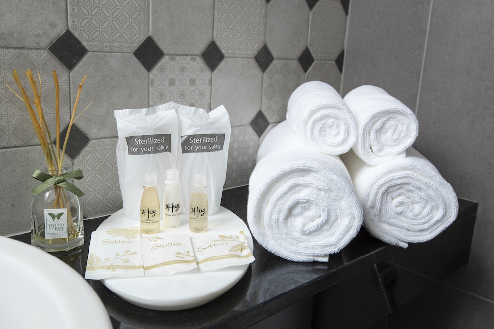 Bathroom amenities