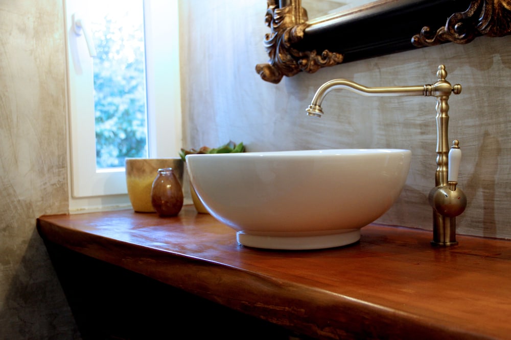 Bathroom sink