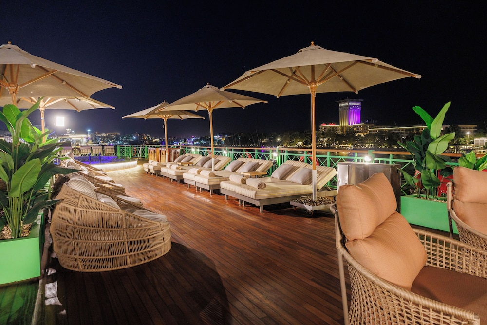 Sundeck