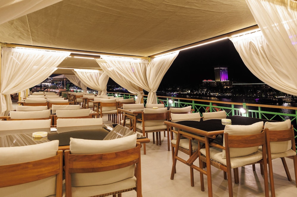 Sundeck