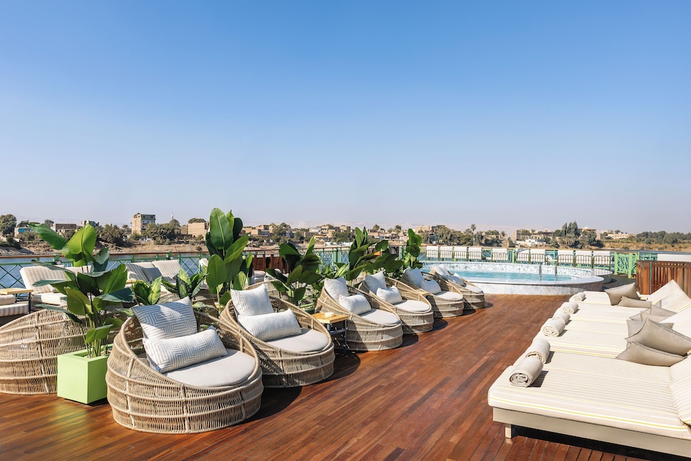 Sundeck