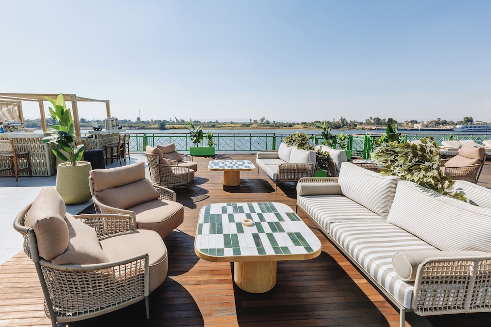 Sundeck