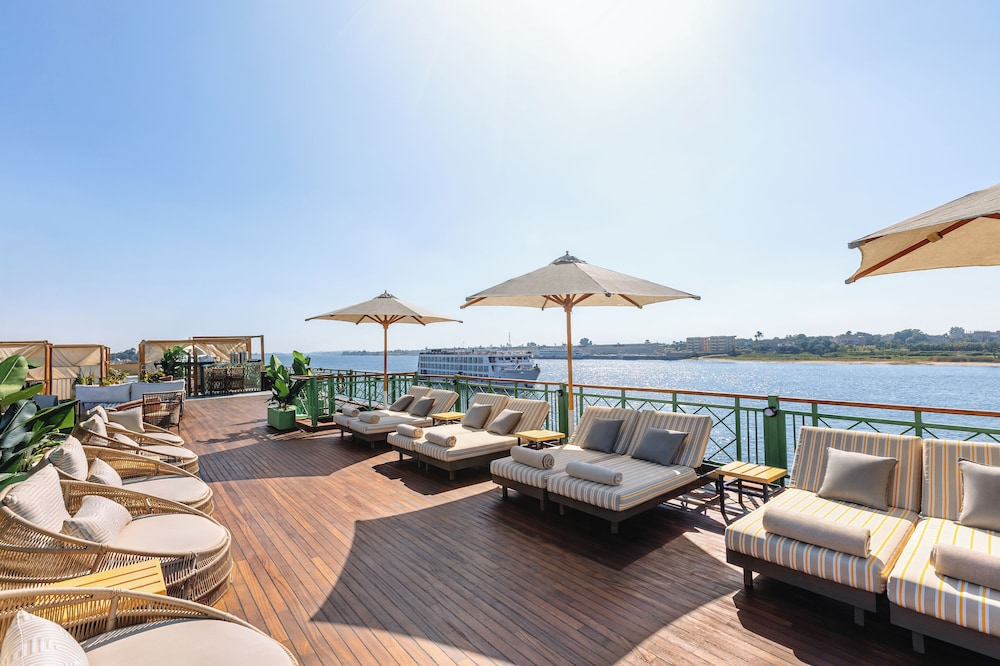 Sundeck