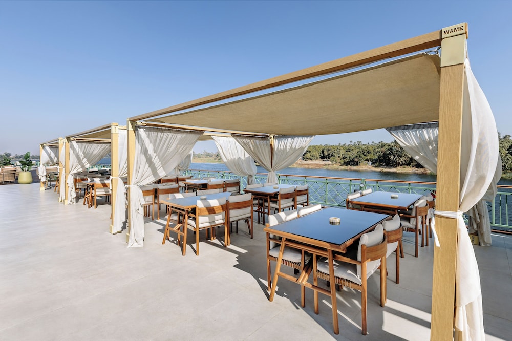 Sundeck